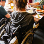 車イス2台並んで座れるテーブル席